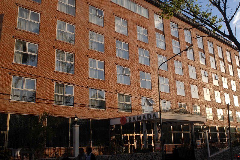 Отель Ramada By Wyndham Buenos Aires Висенте-Лопес Экстерьер фото