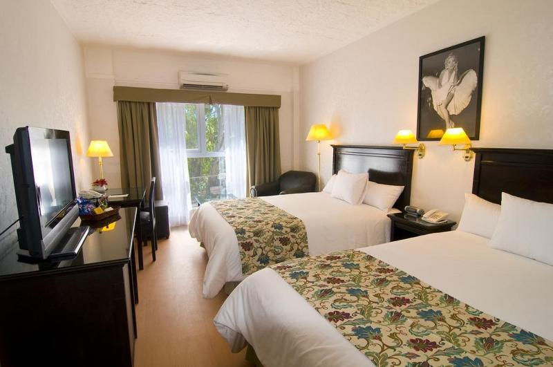Отель Ramada By Wyndham Buenos Aires Висенте-Лопес Экстерьер фото